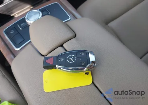 2013 Mercedes-Benz E 350 z USA, uszkodzony, nr VIN WDDHF5KB3DA664800